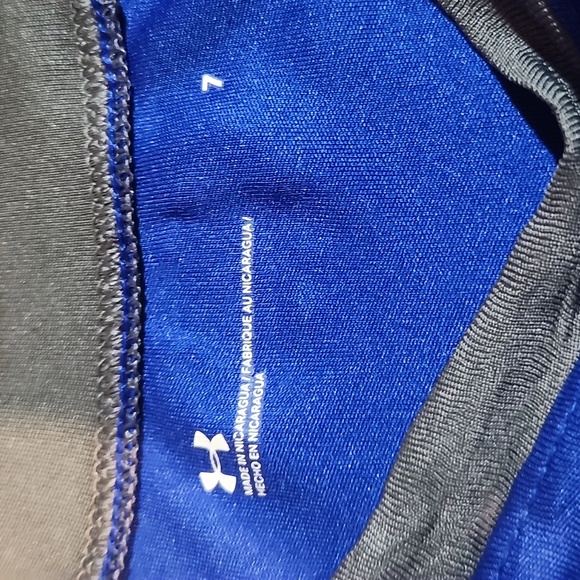 Under armor boys long sleeve - Picture 2 of 3